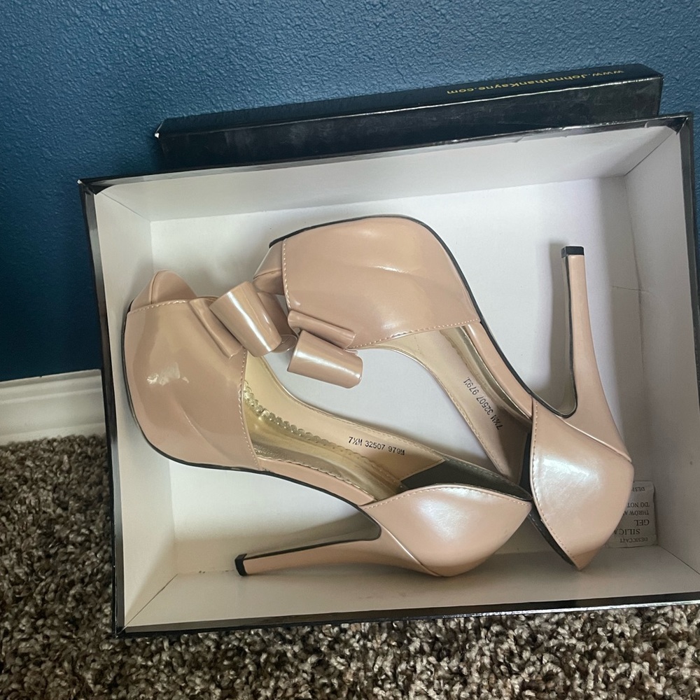 I bought these for my wedding and ended up only wearing for a photoshoot.